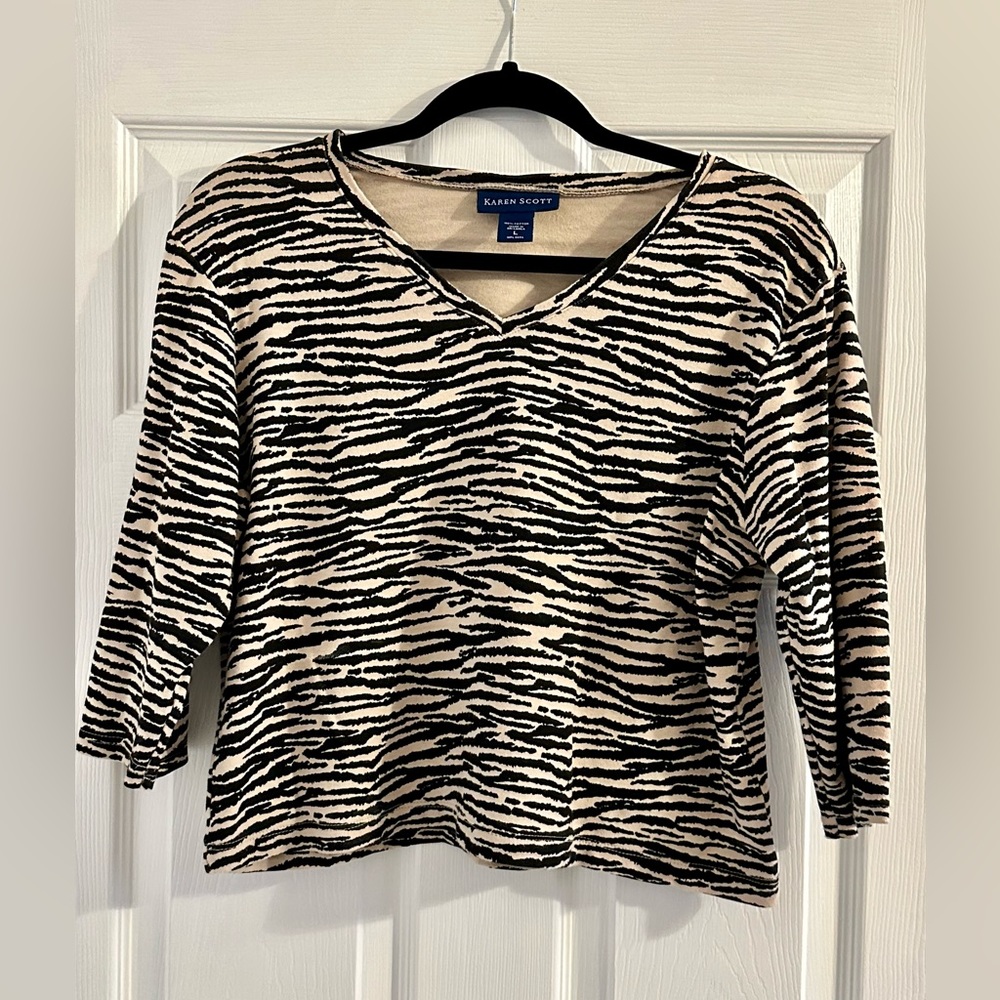 KAREN SCOTT - animal print top - Size Large
